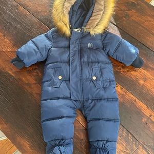 Mothers babybear snowsuit ⛄️
